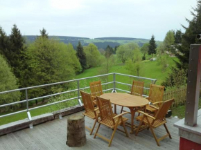 Bright holiday home in Schnett with private garden